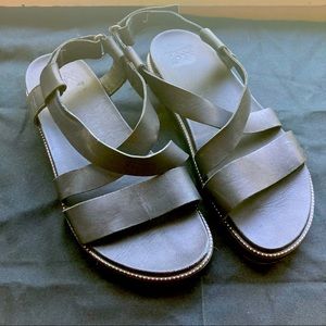 Sorel Roaming Criss Cross Black Sandals